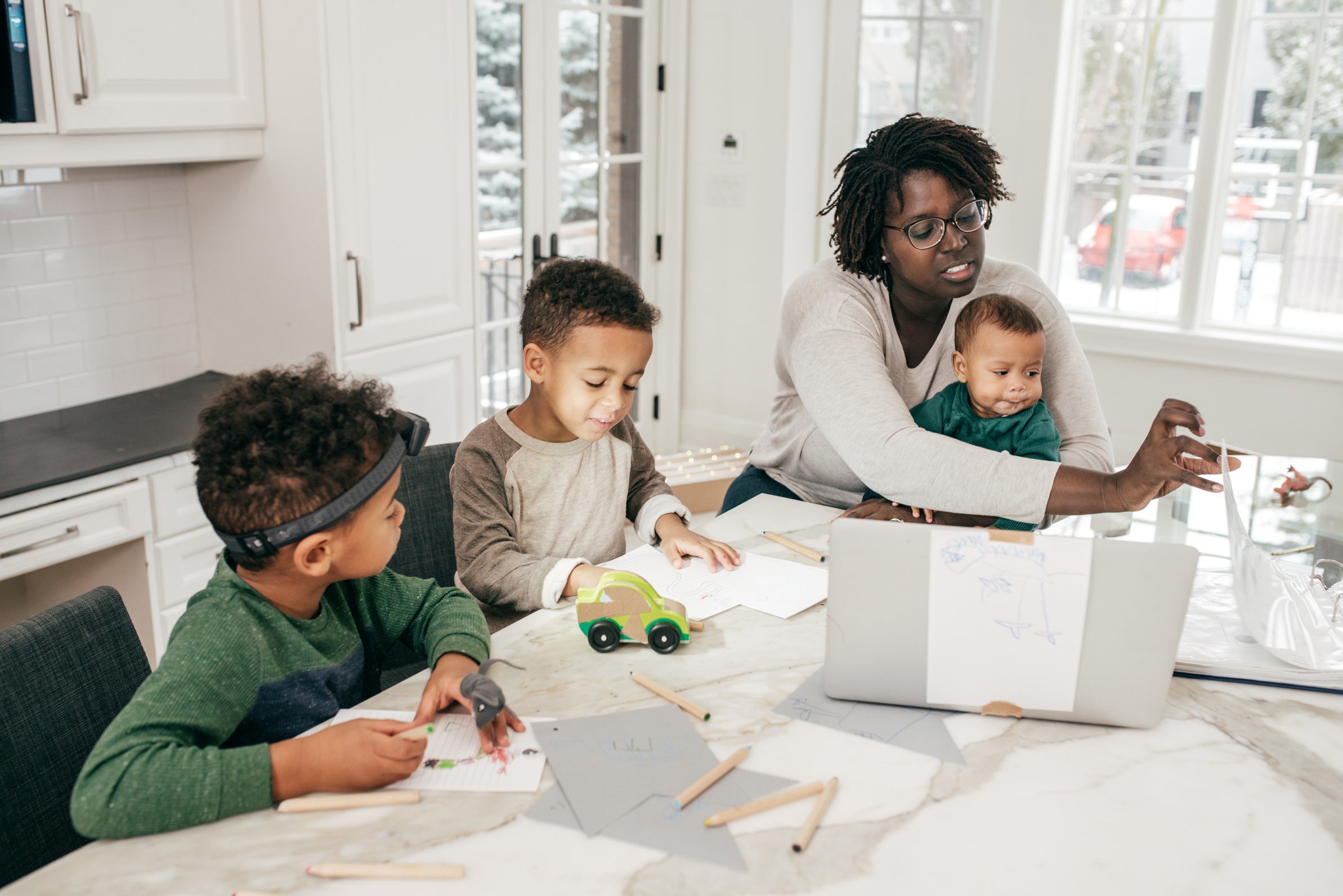 Freelancer mom working from home